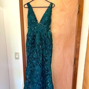Jovani size 0 hunter green gown